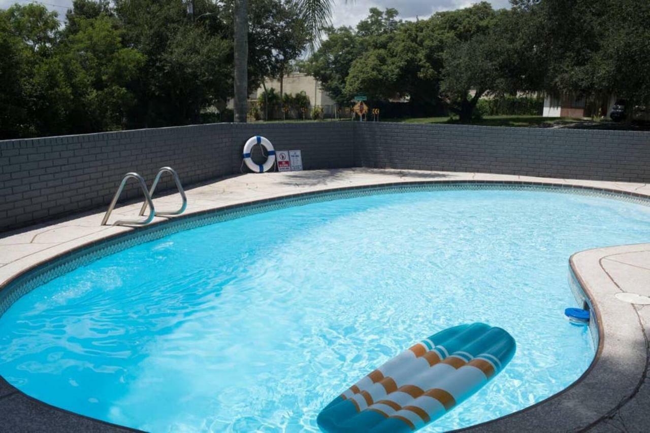 Sunset Oasis Villa Tampa Exterior photo